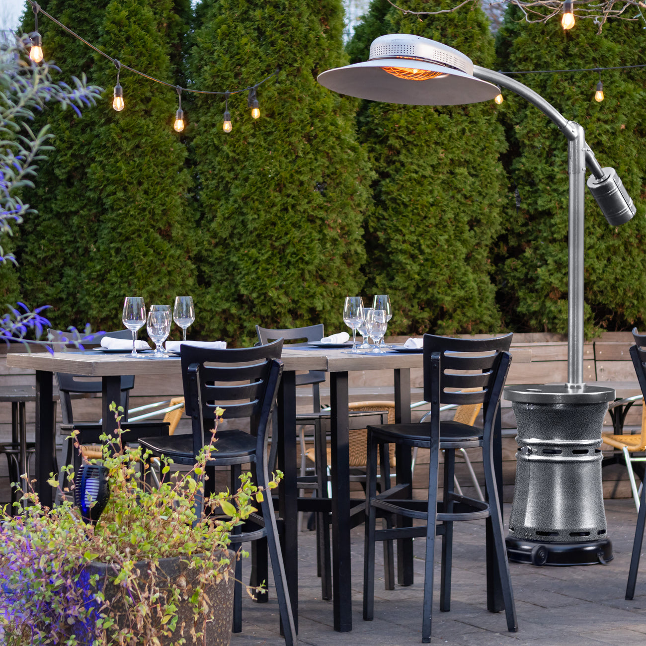 32,000 BTU Arc Cantilever Infrared Patio Heater