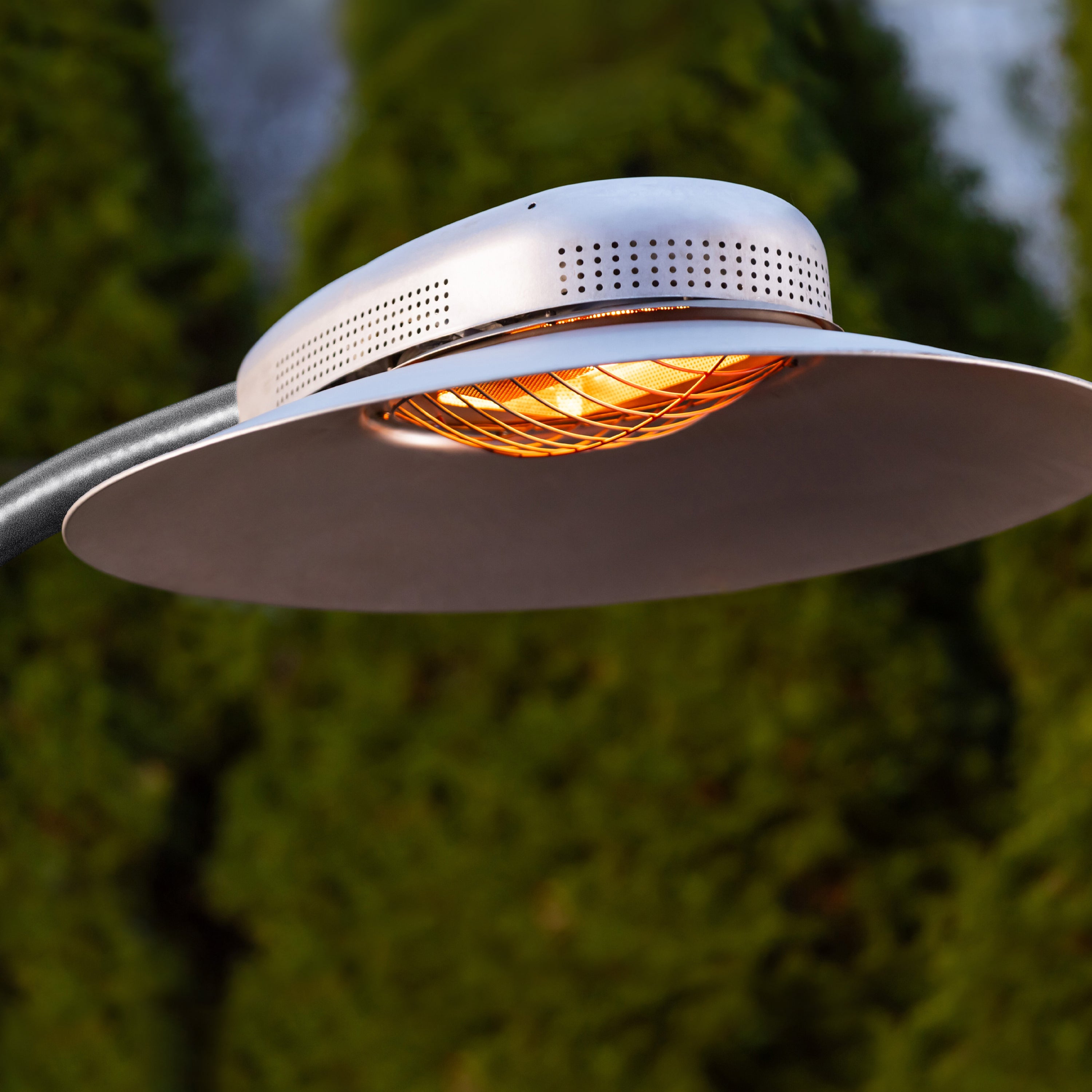 32,000 BTU Arc Cantilever Infrared Patio Heater